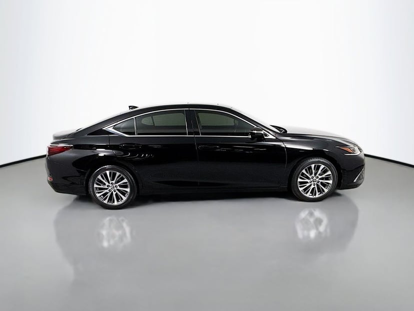 2019 LEXUS ES - Image 2