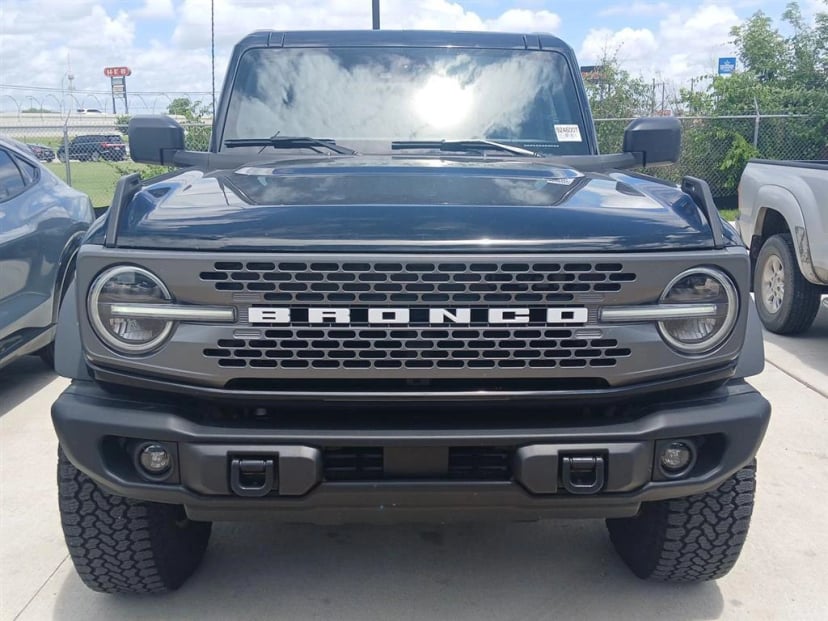 2025 Ford Bronco - Image 3