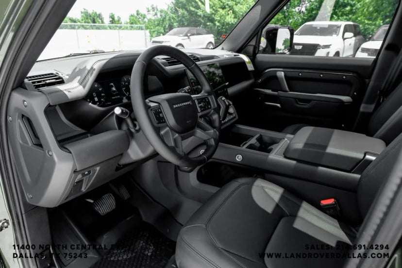 2026 Land Rover Defender 110 X-Dynamic SE 4D Sport Utility Woolstone Green Metallic - Image 2