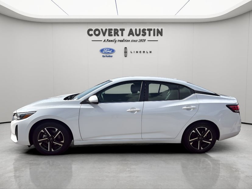 2025 Nissan Sentra - Image 2