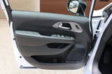2027 Chrysler Pacifica - Preview 10
