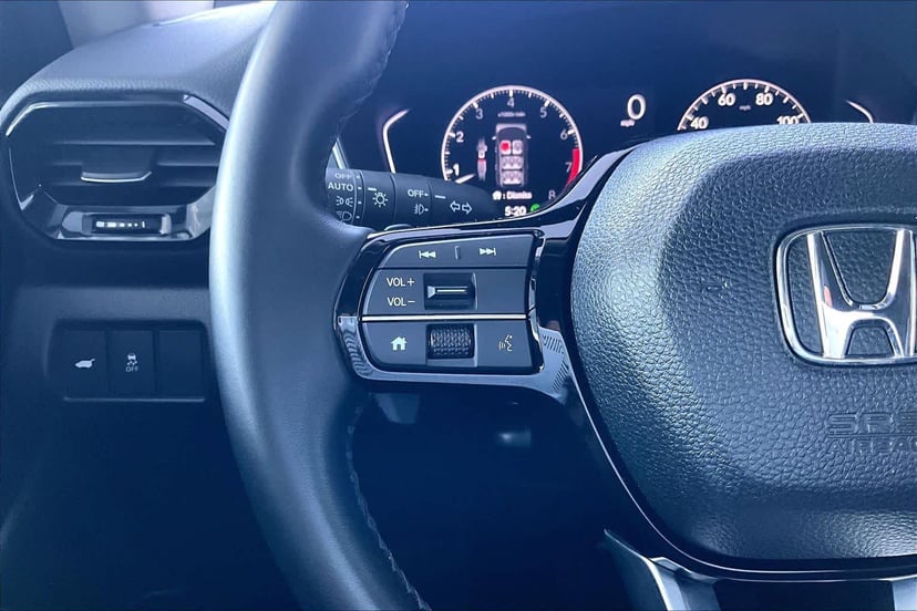 2025 Honda Pilot - Image 2