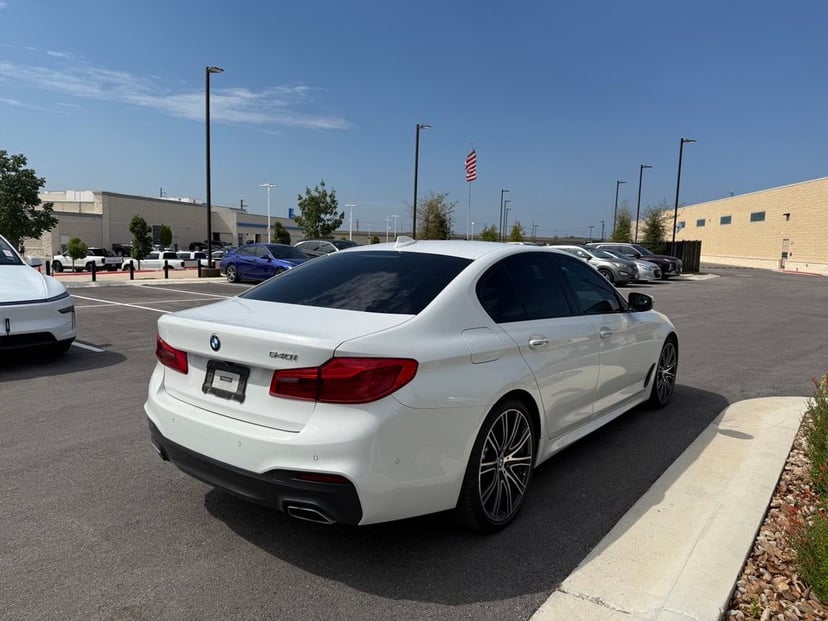 2018 BMW 540i - Image 3