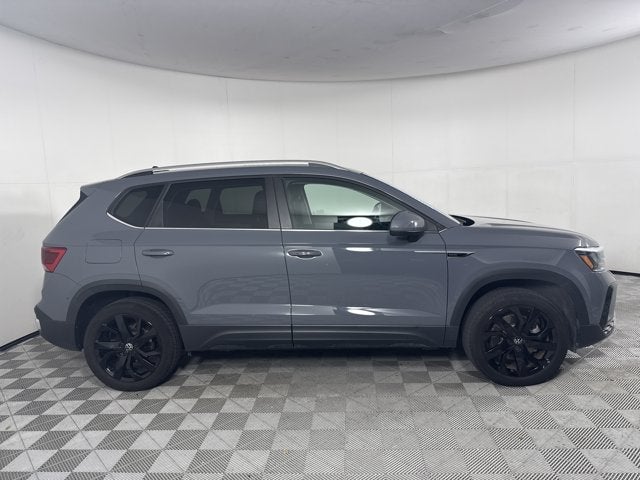 2023 Volkswagen Taos - Image 2