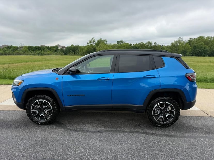 2025 Jeep Compass - Image 2