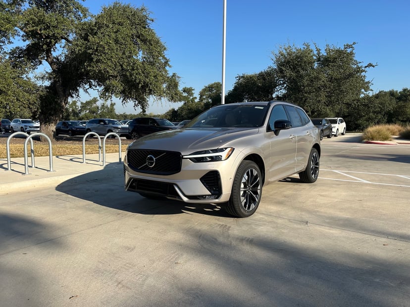2026 Volvo XC60 - Image 1