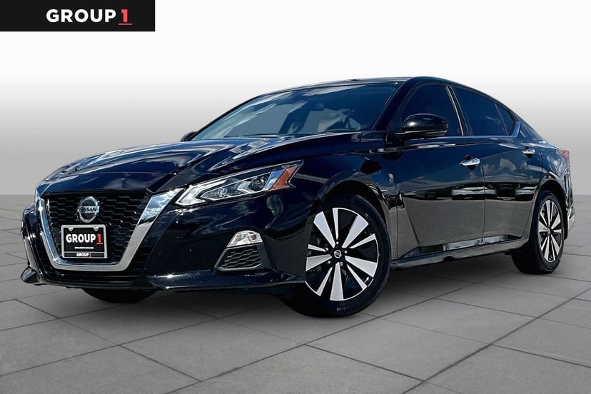 2022 Nissan Altima - Image 1