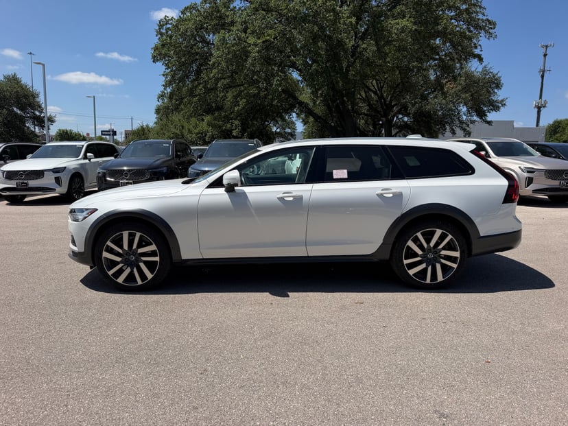 2021 Volvo v90cc - Image 2