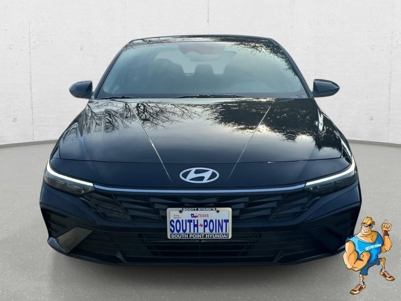 2026 Hyundai Elantra - Image 3
