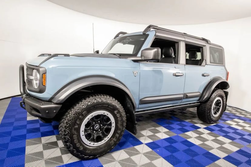 2023 Ford Bronco - Image 1