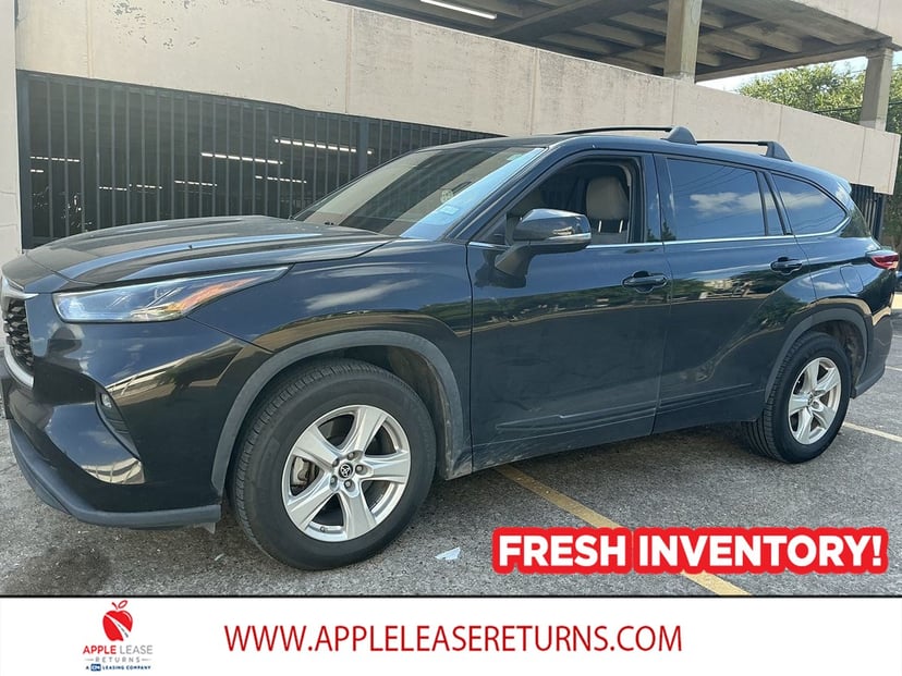 2022 Toyota Highlander - Image 1