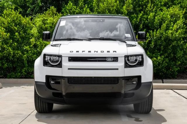 2026 Land Rover Defender - Image 3