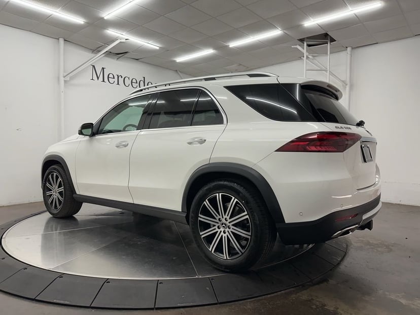 2026 Mercedes-Benz GLE - Image 3