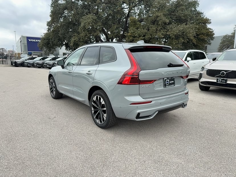 2026 Volvo XC60 - Image 3