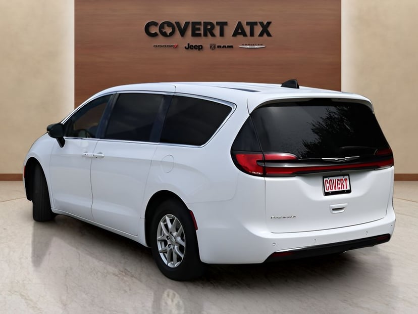 2025 Chrysler Pacifica - Image 3
