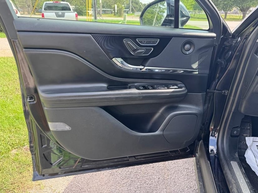 2019 Lincoln MKC - Image 2