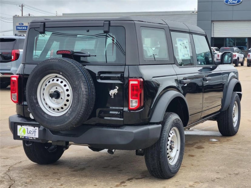 2026 Ford Bronco - Image 3