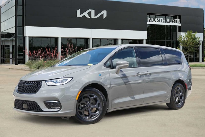 2022 Chrysler Pacifica - Image 1