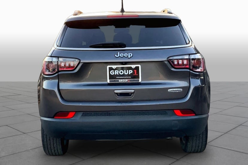 2022 Jeep Compass - Image 3