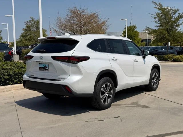 2026 Toyota Highlander - Image 3