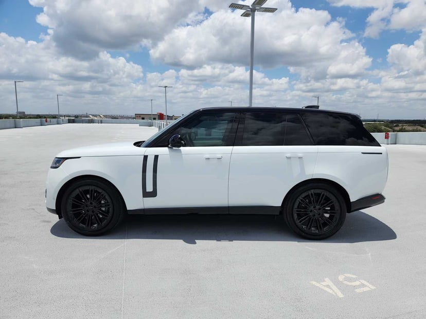 2026 Land Rover Range Rover - Image 2