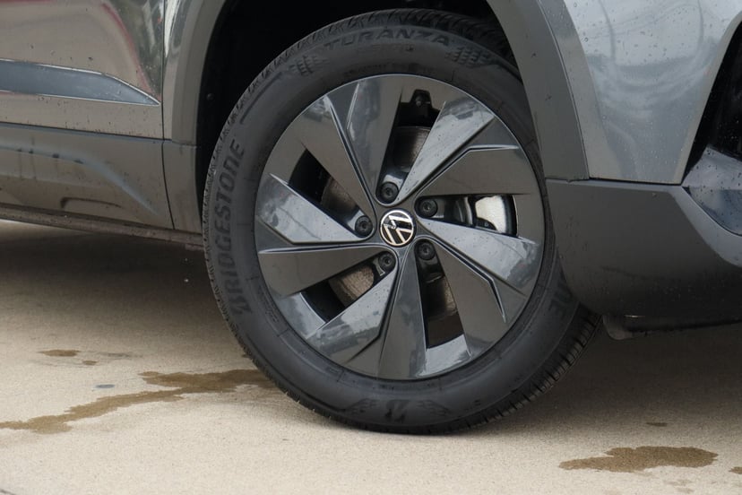 2026 Volkswagen Taos - Image 2