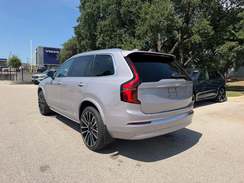 2026 Volvo XC90 - Image 2