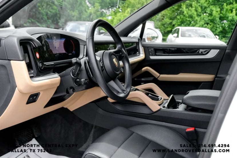 2024 Porsche Cayenne - Image 3