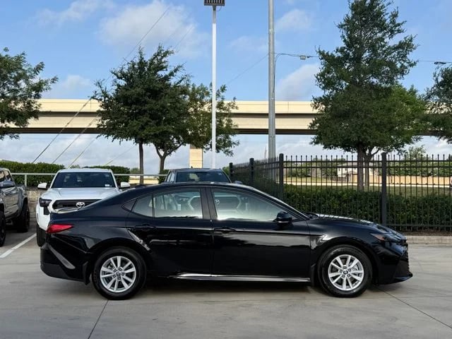 2026 Toyota Camry - Image 3