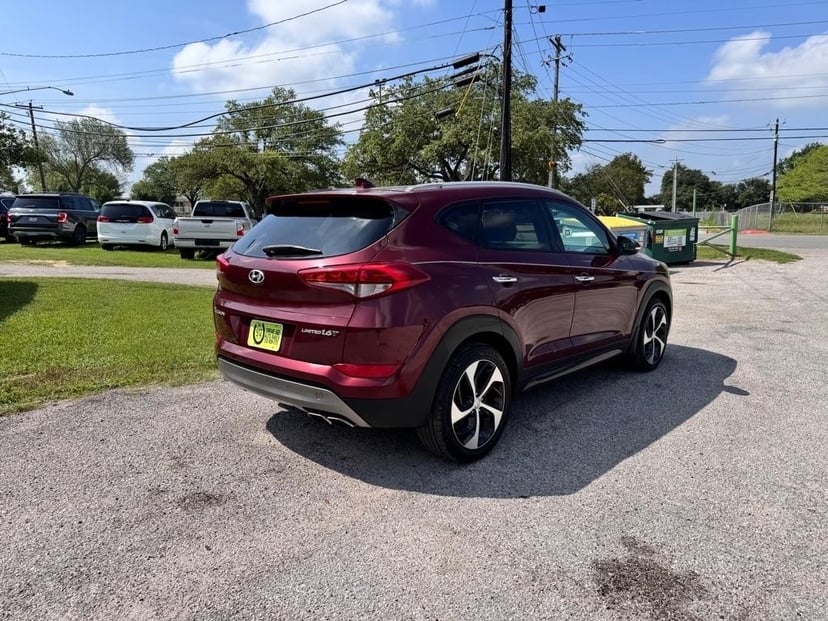 2016 Hyundai Tucson - Image 2