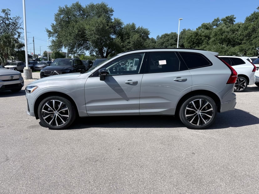 2025 Volvo XC60 - Image 2
