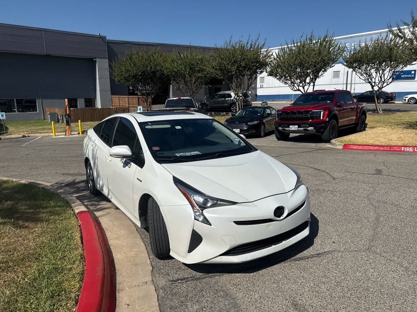 2016 Toyota Prius - Image 2