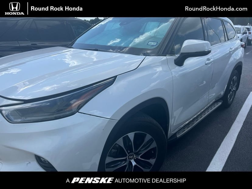 2021 Toyota Highlander - Image 1