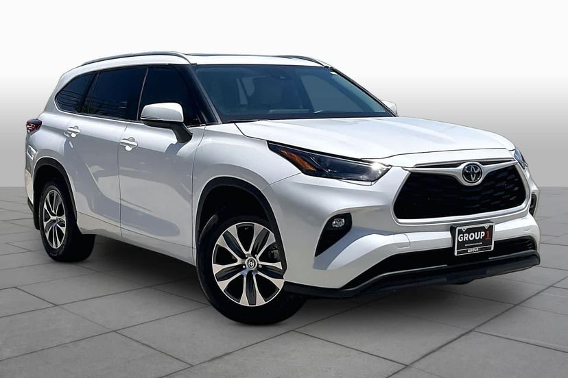 2023 Toyota Highlander - Image 1