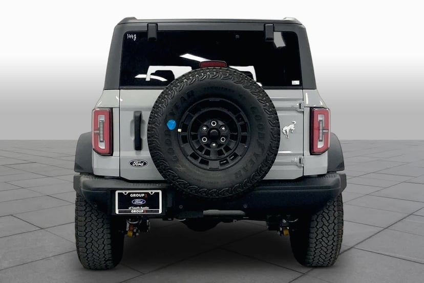 2026 Ford Bronco - Image 2