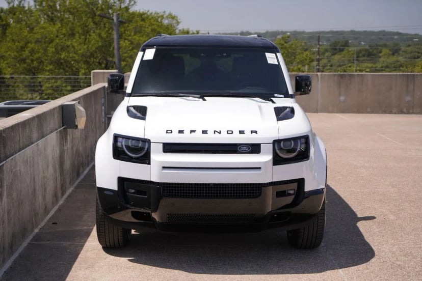 2026 Land Rover Defender - Image 2