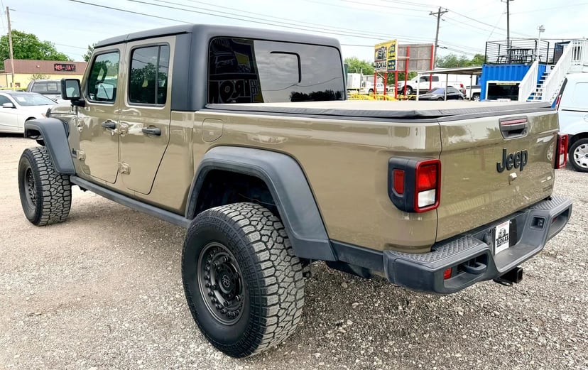 2020 Jeep Gladiator - Image 3