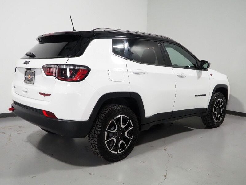 2025 Jeep Compass Trailhawk 4WD - Image 3