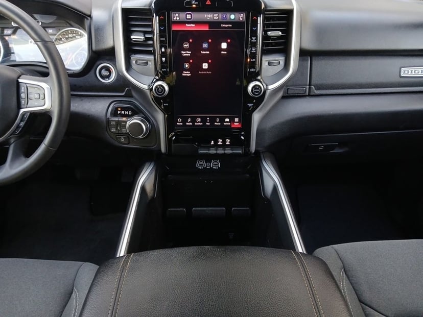2025 Ram 1500 - Image 3