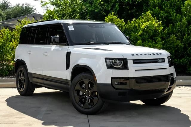 2026 Land Rover Defender - Image 2