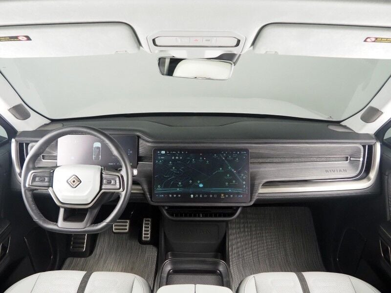 2024 Rivian R1S - Image 3
