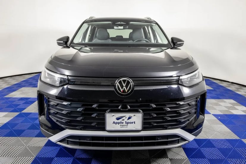 2026 Volkswagen Tiguan - Image 2