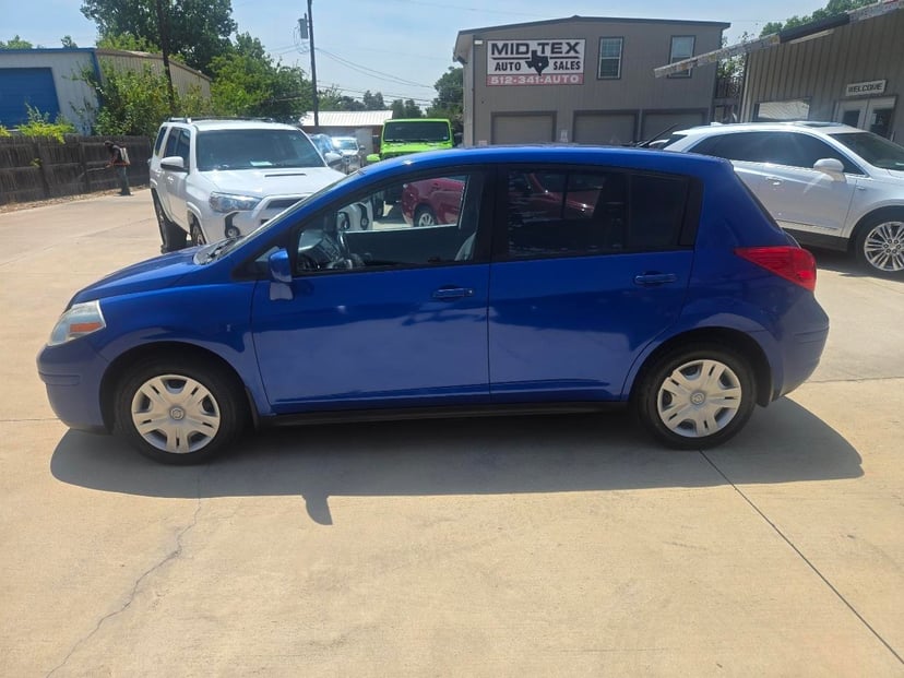 2011 Nissan Versa - Image 3