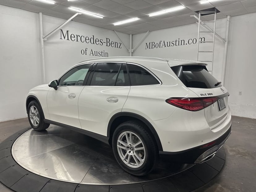 2026 Mercedes-Benz GLC - Image 2