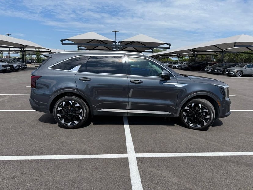 2024 Kia Sorento - Image 2