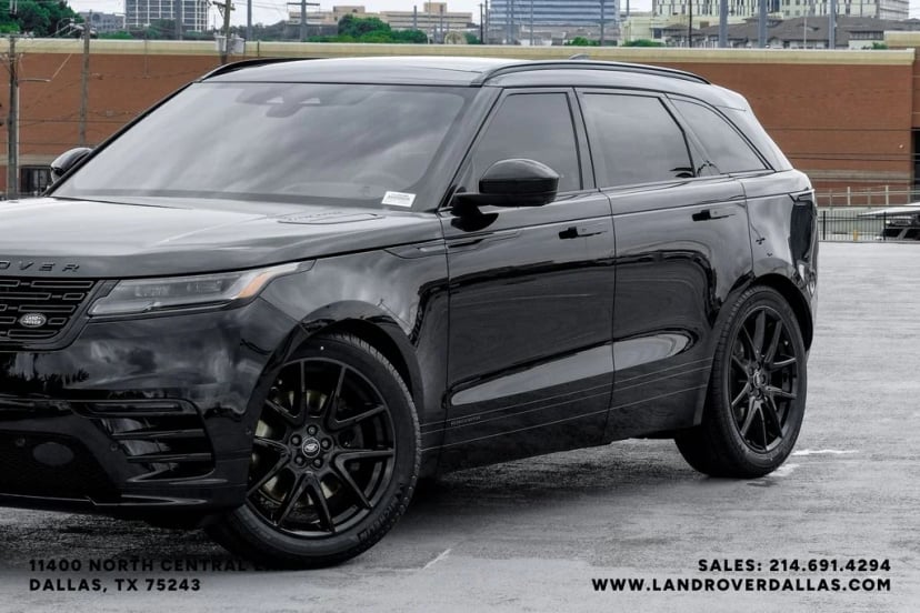 2026 Land Rover Range Rover Velar P250 Base 4D Sport Utility Santorini Black Metallic - Image 1