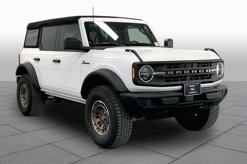 2026 Ford Bronco - Image 2