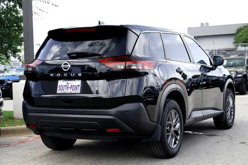 2021 Nissan Rogue - Image 3