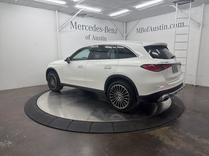 2026 Mercedes-Benz GLC - Image 2