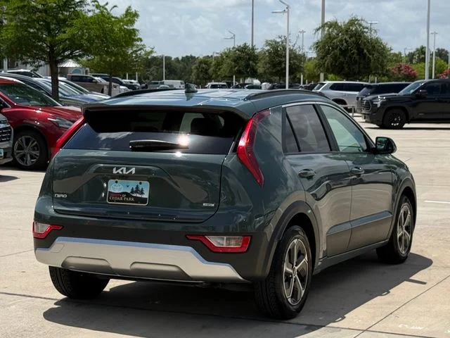 2023 Kia Niro - Image 2